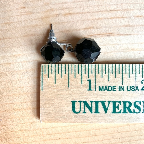 Black round and faceted glass beads silver tone dangle post earrings - Picture 8 of 10